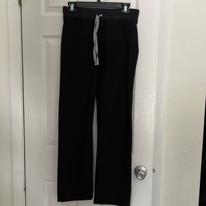 Barely worn black Figs Livingston basic scrub pants